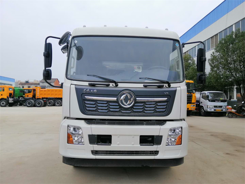 东风天锦14方紧缩垃圾车