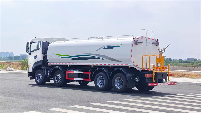 25方东风天龙绿化喷洒车