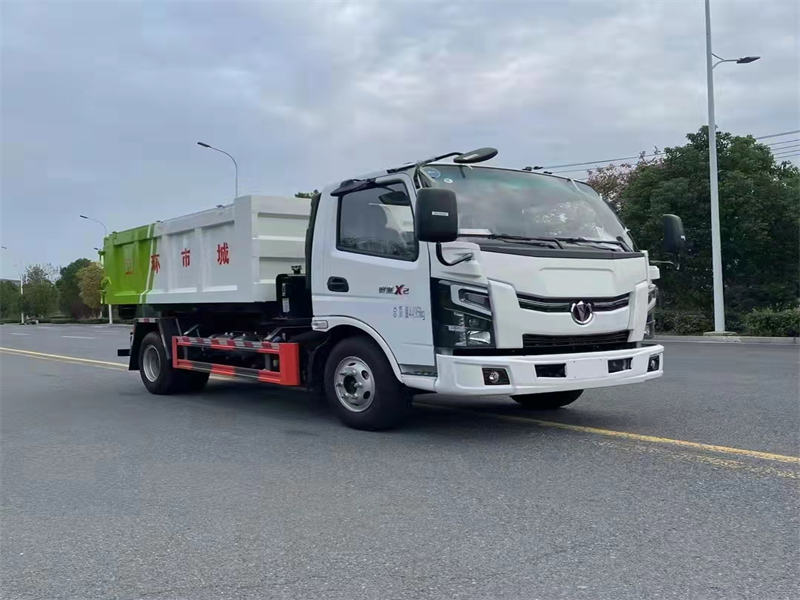 飞碟蓝牌勾臂建筑垃圾清运车