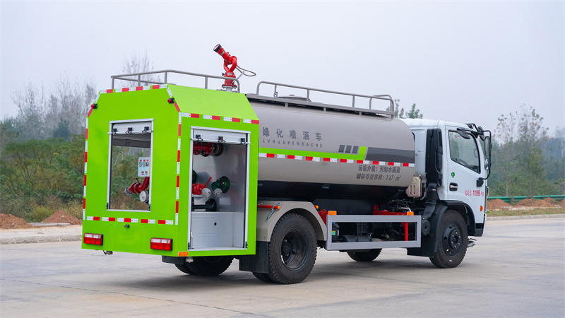 东风8方消防洒水车