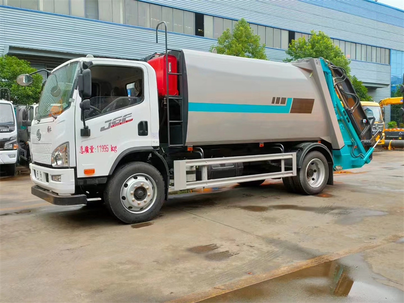 11方解放J6F压缩垃圾车