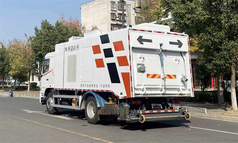 东风华神四季清扫车