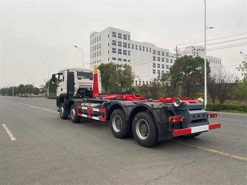 重汽豪沃前四后八勾臂垃圾车