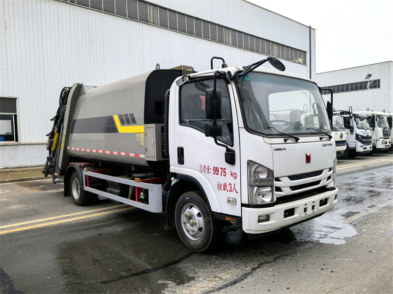 10方庆铃铃咖压缩垃圾车