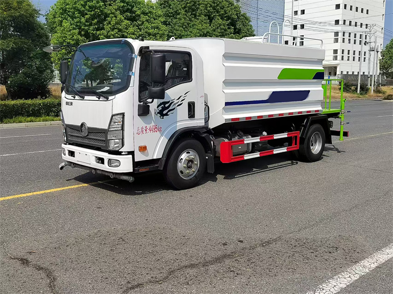  7吨蓝牌重汽王牌绿化喷洒车