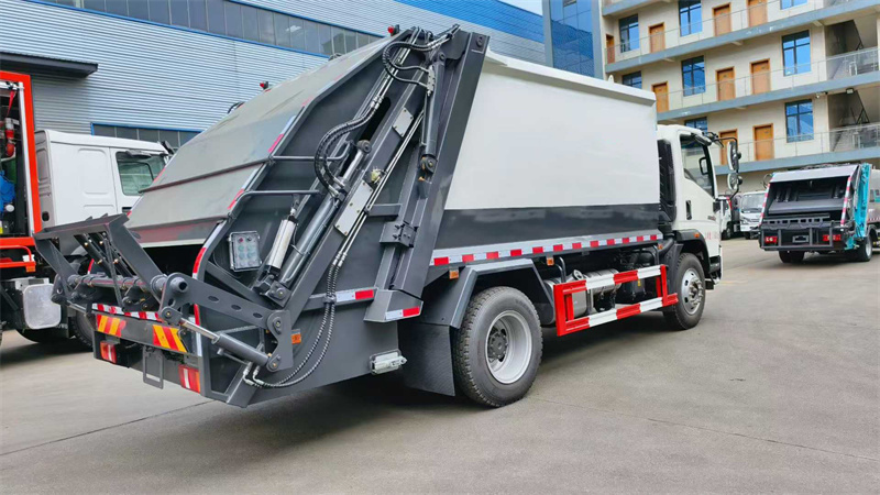 12方重汽豪沃压缩垃圾车