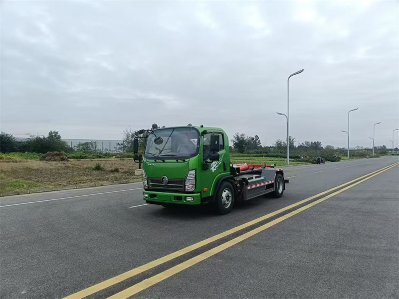 纯电动重汽王牌勾臂垃圾车