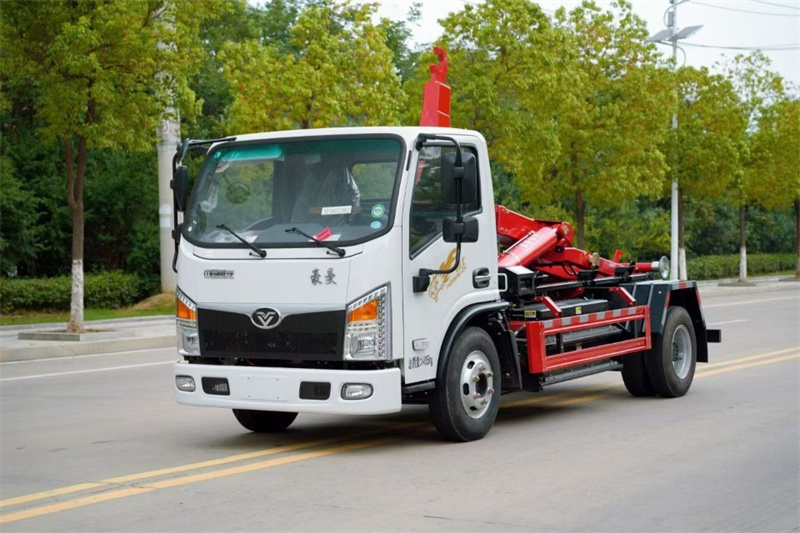 纯电动重汽豪曼勾臂垃圾车