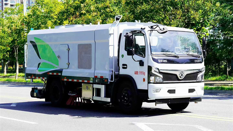 8方东风福瑞卡四季清扫车