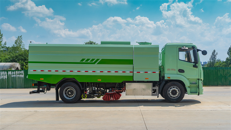 16方星辰纯电动道路洗扫车