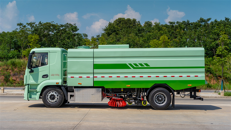 16方星辰纯电动道路洗扫车