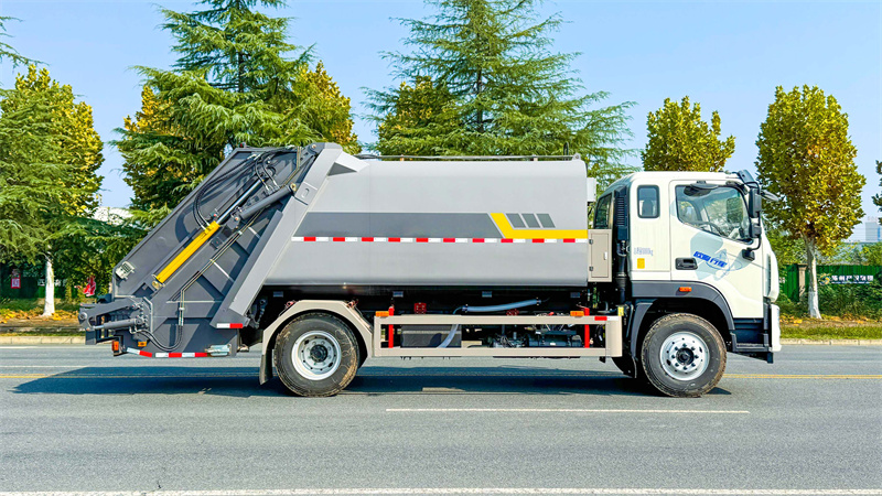 15方福田欧曼压缩垃圾车