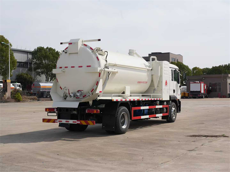 10方重汽豪沃纯电动吸污车