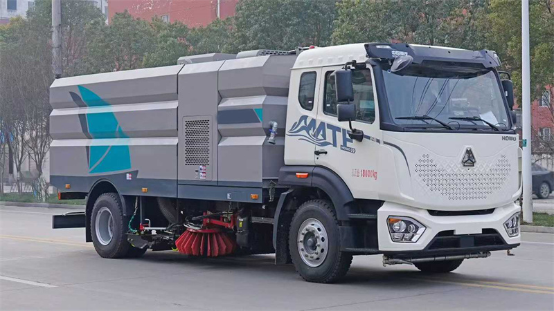  16方重汽豪沃MATE道路洗扫车