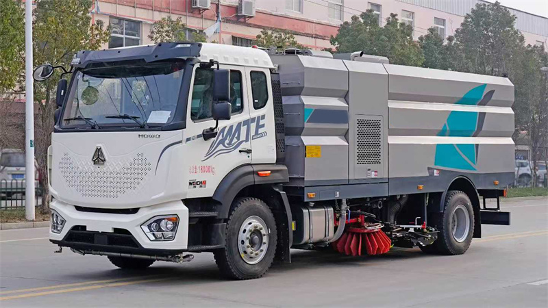 16方重汽豪沃MATE道路洗扫车