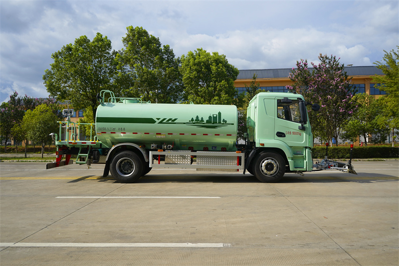 12吨星辰纯电动清洗洒水车