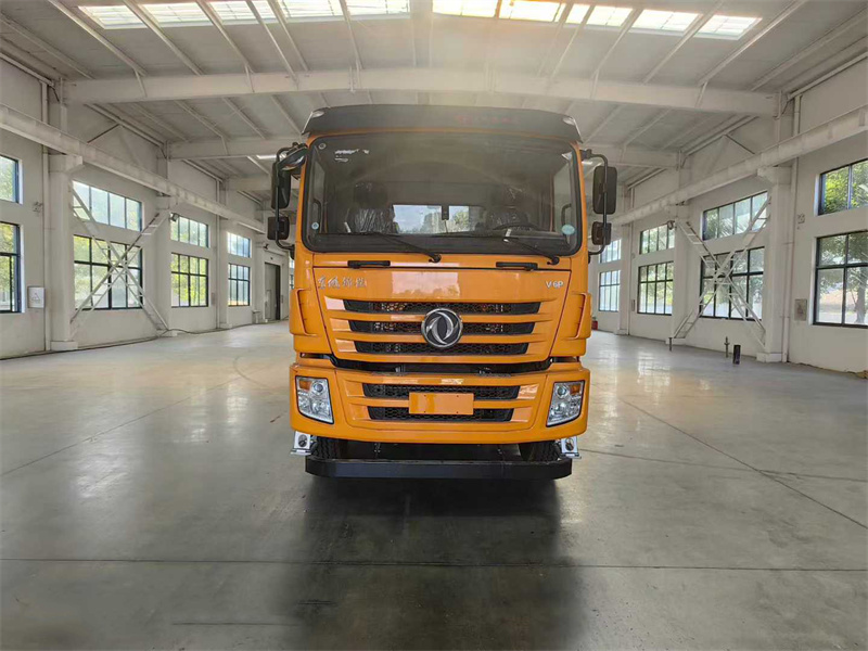 21方东风锦程清洗吸污车