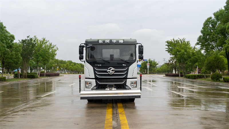 19吨东风华神纯电动清洗洒水