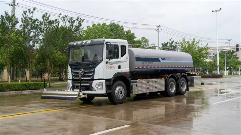 19吨东风华神纯电动清洗洒水