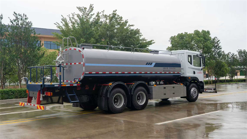 19吨东风华神纯电动清洗洒水