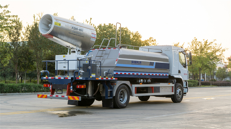 10吨柳汽乘龙M3纯电动多功能雾炮抑尘车