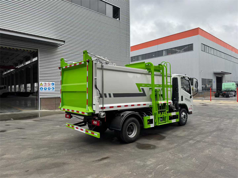 蓝牌8方福田领航M5餐厨垃圾车