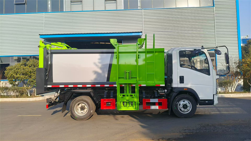 蓝牌8方重汽豪沃餐厨垃圾车