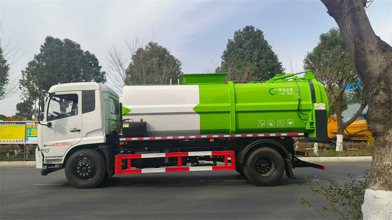 14方东风天锦餐厨垃圾车
