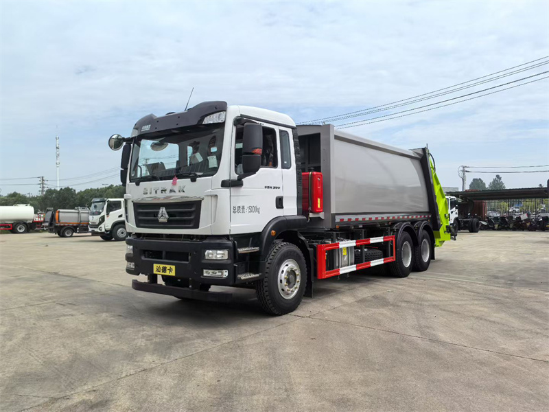23方重汽汕德卡后八轮压缩垃圾车