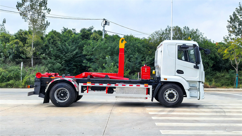 纯电动星辰勾臂垃圾车