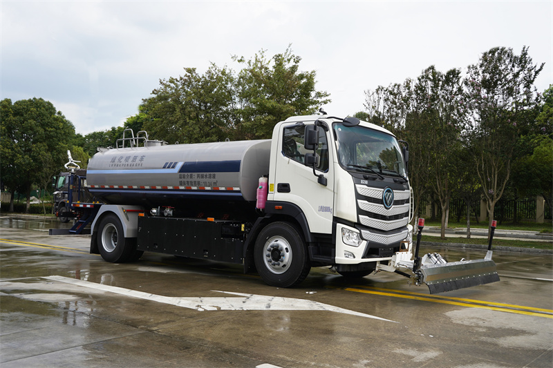 14吨福田欧曼纯电动清洗洒水车