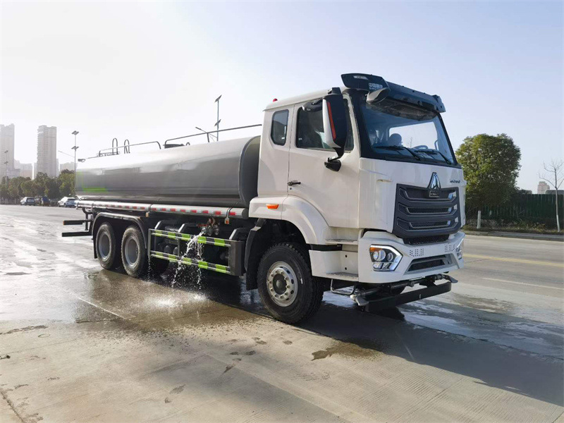 25吨重汽豪沃NX绿化喷洒车