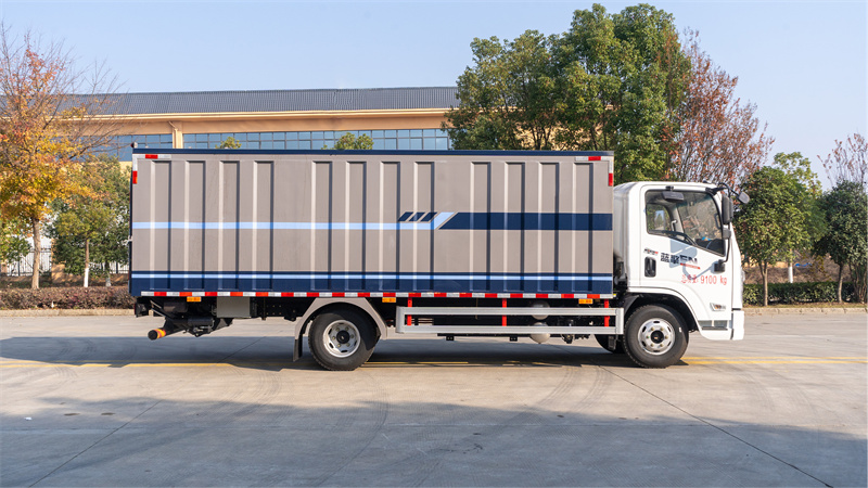 潍柴纯电动密闭式桶装垃圾车