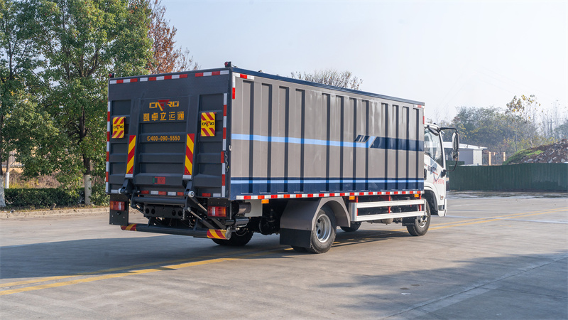 潍柴纯电动密闭式桶装垃圾车