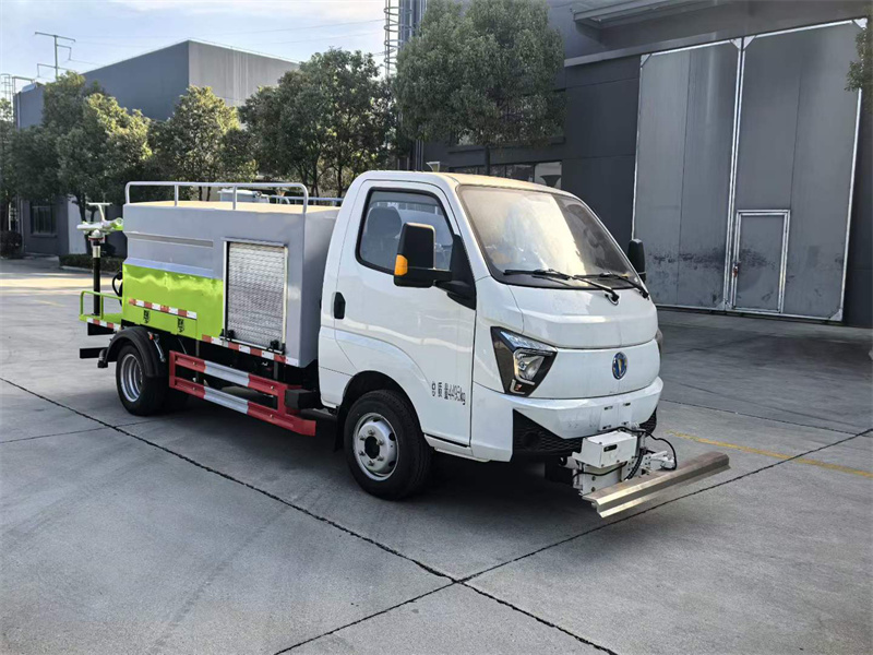 3吨飞碟帝途纯电动路面养护车