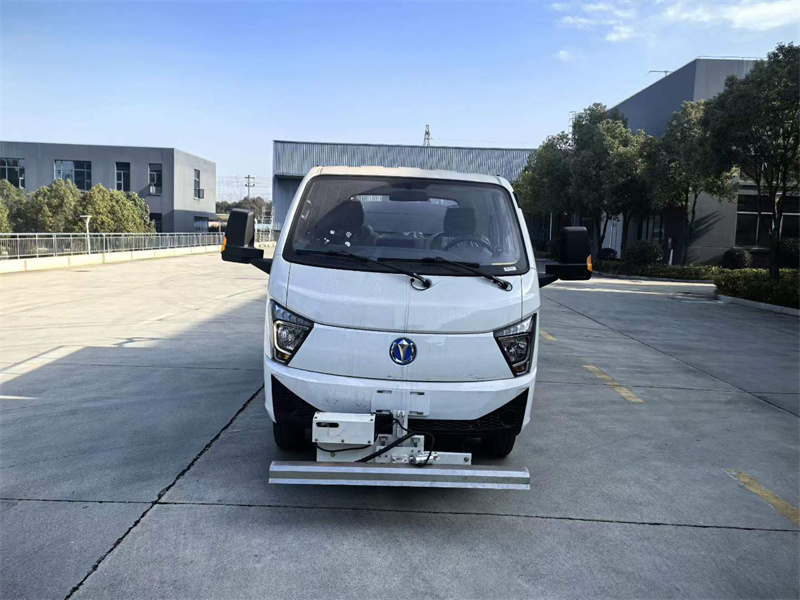 3吨飞碟帝途纯电动路面养护车