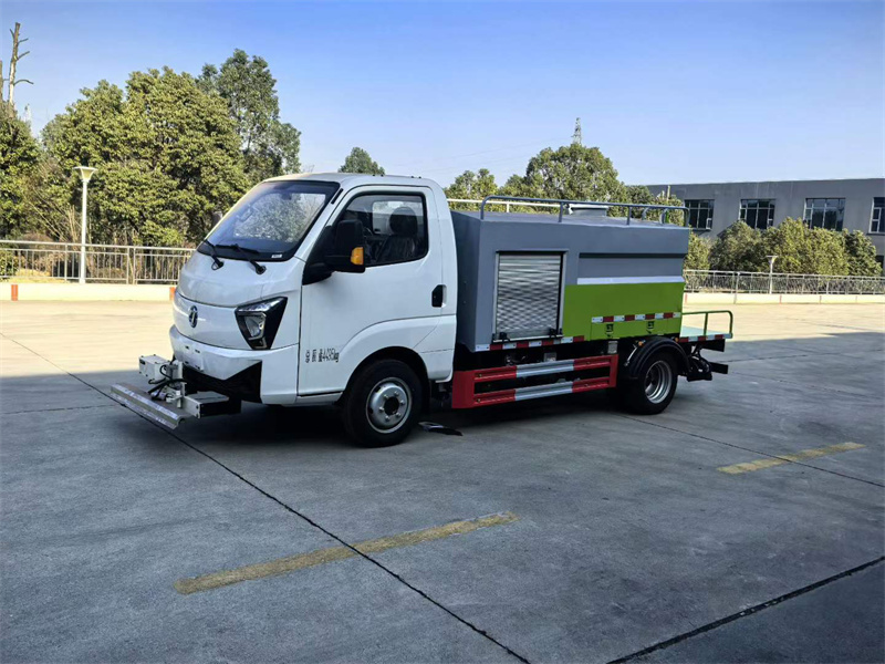 3吨飞碟帝途纯电动路面养护车