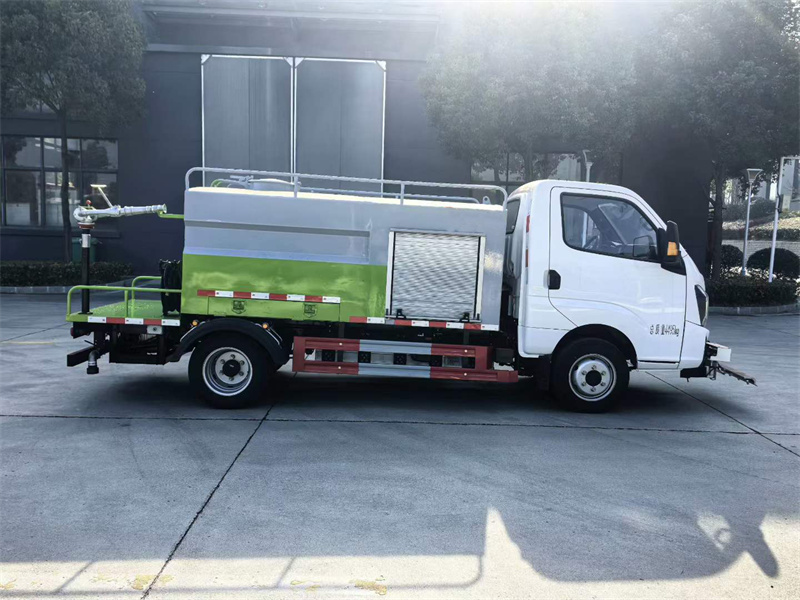 3吨飞碟帝途纯电动路面养护车