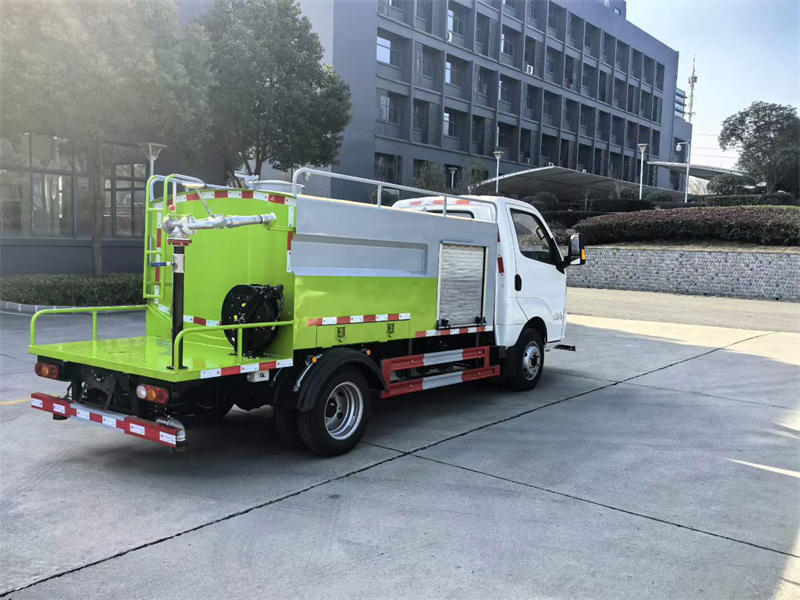 3吨飞碟帝途纯电动路面养护车