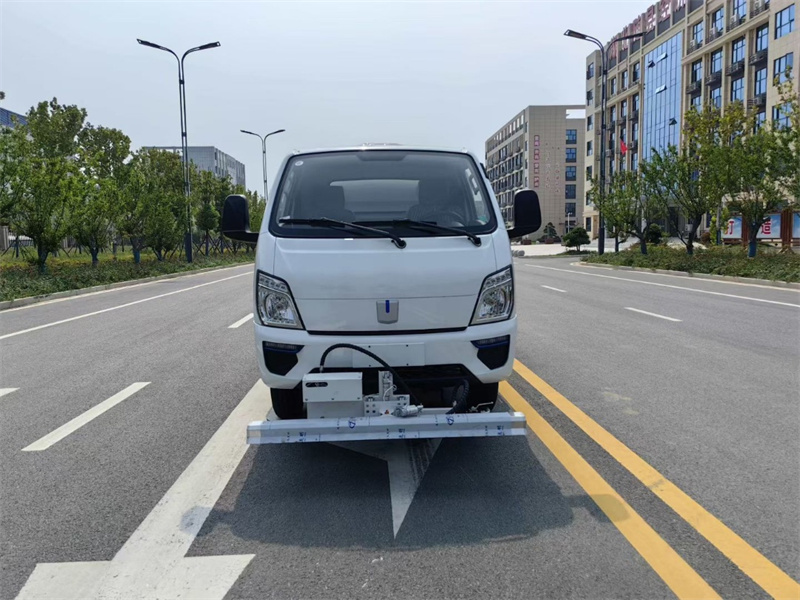 3吨吉利V5E纯电动路面养护车