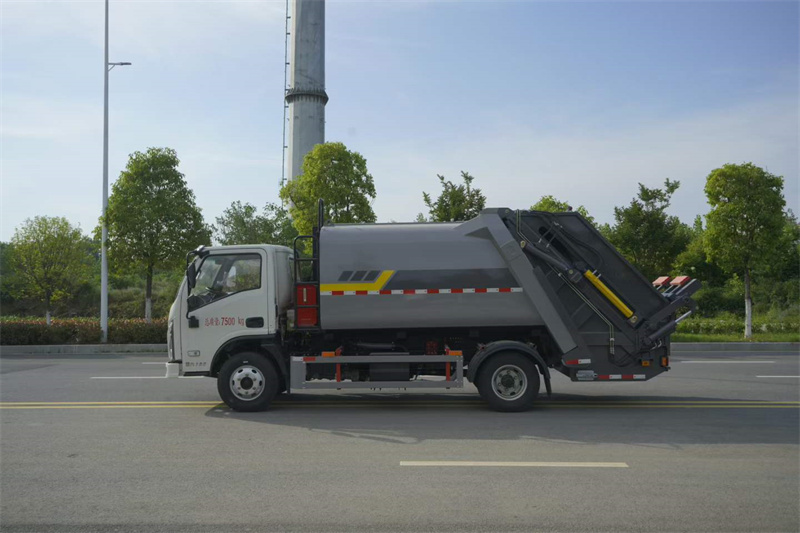 8方东风专底压缩垃圾车