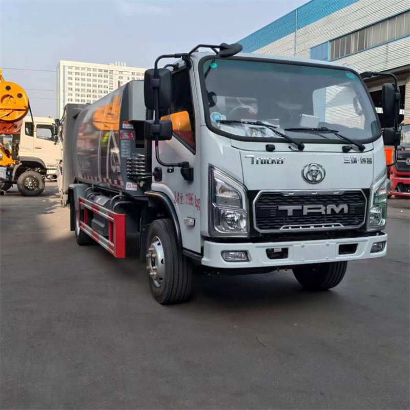 8方三环创客地库压缩垃圾车