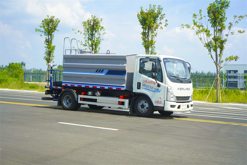 7吨福田领航M5纯电动清洗洒水车
