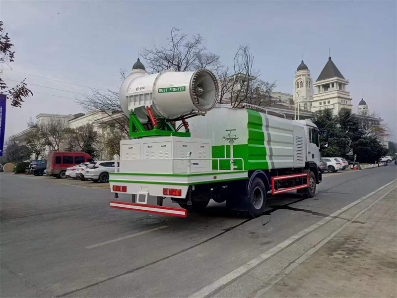 12吨重汽汕德卡抑尘车
